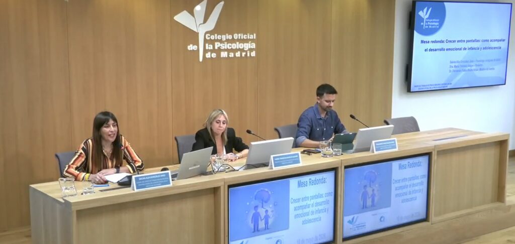 Crecer entre pantallas Cómo acompañar el desarrollo emocional de infancia y adolescencia. 19-05-26